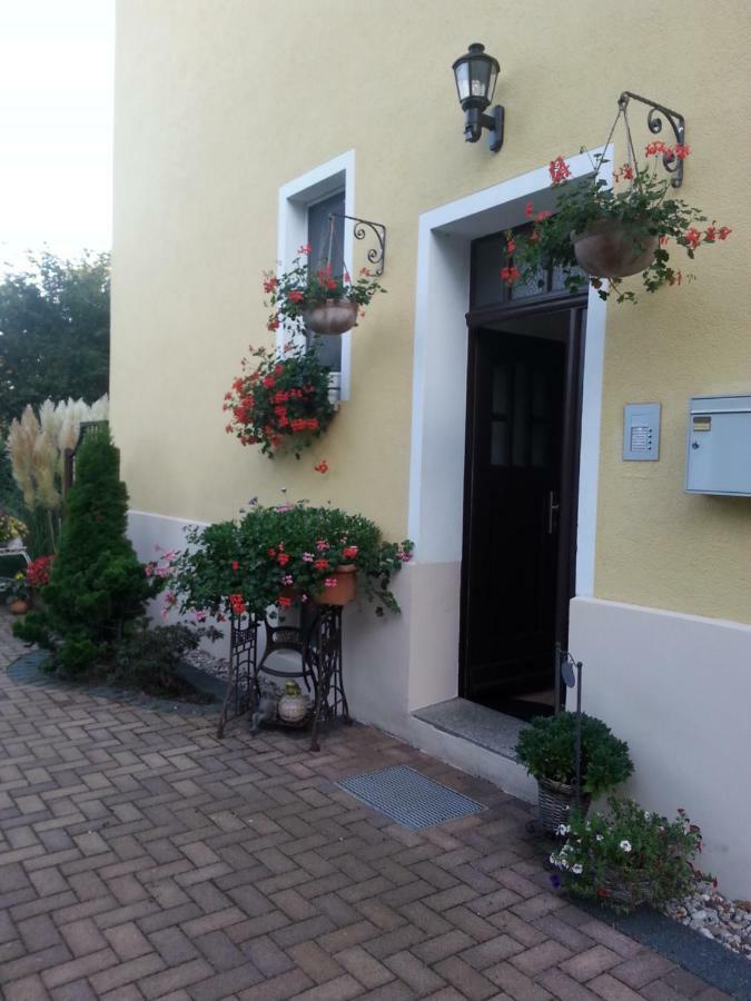 Ferienzimmer Familie Schmidt Grossdeuben Esterno foto